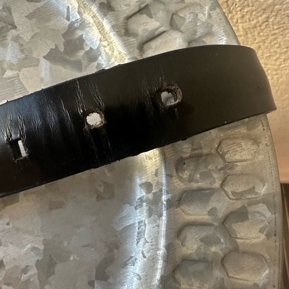 Gucci G Black Belt- 42” X 1” overall- The smallest hole makes it a 34” Waist! - Picture 9 of 10